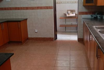 4 Bed Villa with En Suite in Kileleshwa - 4