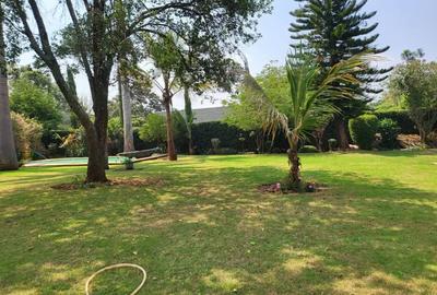 5 Bed House with En Suite in Runda - 4