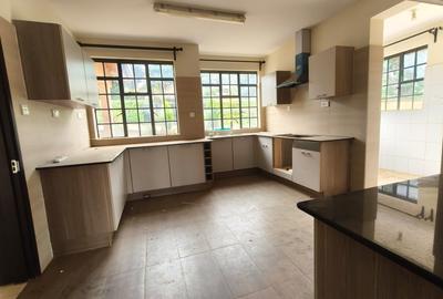 5 Bed Townhouse with En Suite in Karen - 3