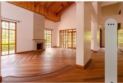 8 Bed House with En Suite in Karen - 4