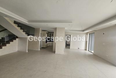 4 Bed Apartment with En Suite in Spring Valley - 2