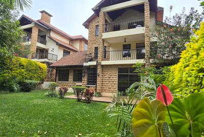 5 Bed Townhouse with En Suite at Lavington Green