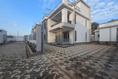 5 Bed House with En Suite at Mugutha - 2