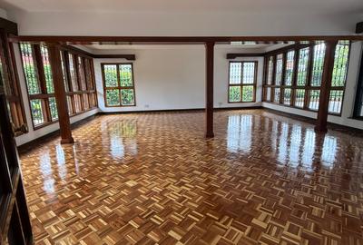 5 Bed House with En Suite in Gigiri - 3
