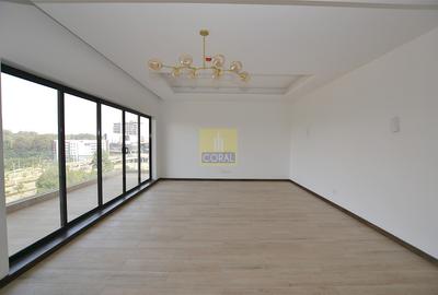 3 Bed Apartment with Swimming Pool in Rosslyn - 2