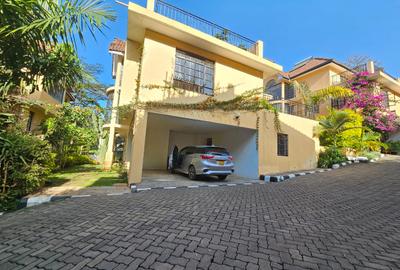5 Bed Townhouse with En Suite in Kyuna