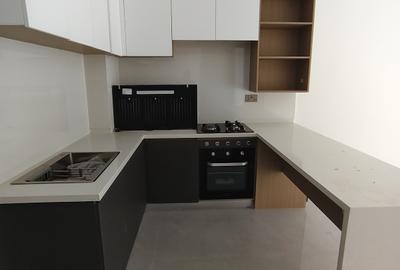 1 Bed Apartment with Swimming Pool in Kilimani
