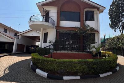 5 Bed Townhouse with En Suite at Kirichwa Road