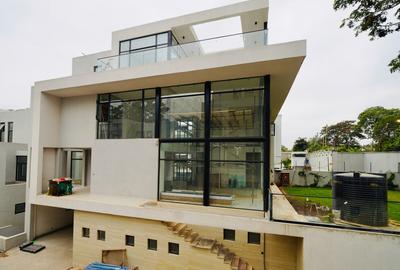 5 Bed Villa with En Suite at 2026-187 5 Bed - 4