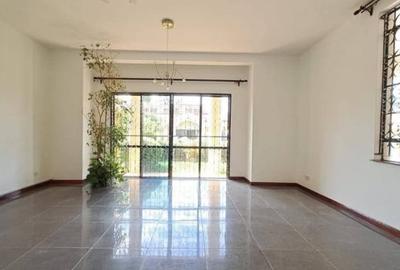 4 Bed Townhouse with En Suite in Spring Valley - 3