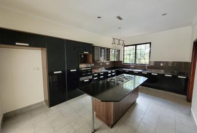 3 Bed Apartment with En Suite in Westlands Area