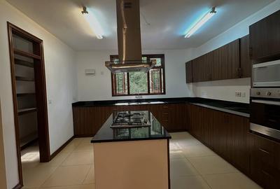 3 Bed Apartment with En Suite at Riverside Drive - 2