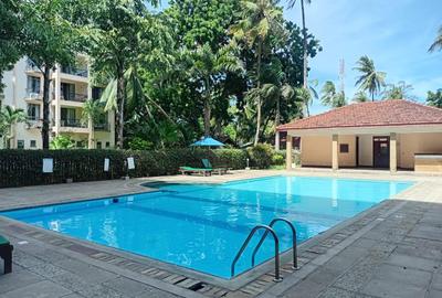 Serviced 2 Bed Apartment with En Suite at Greenwood Drive