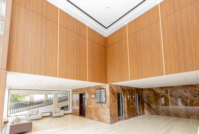 2,500 ft² Commercial Property with Service Charge Included at Brookside Close