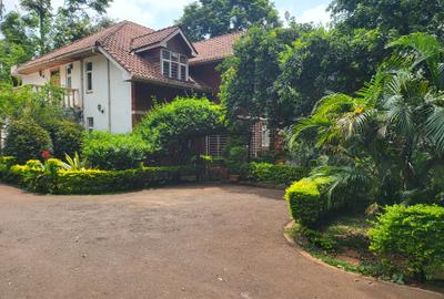 5 Bed Townhouse with En Suite in Rosslyn