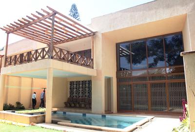 5 Bed Villa with En Suite in Lavington