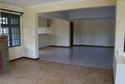 3 Bed House with En Suite in Nyari - 3