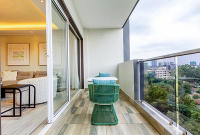 2 Bed Apartment with En Suite in Riverside - 4