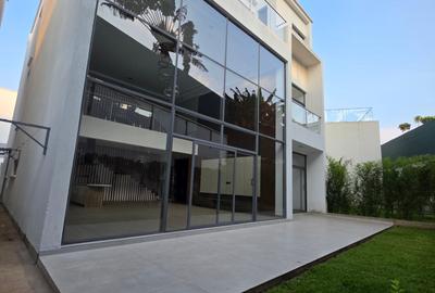 5 Bed Townhouse with En Suite in Lavington