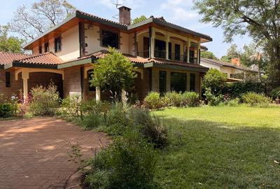 5 Bed House with En Suite in Nyari
