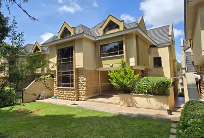 5 Bed Townhouse with En Suite at Convent Drive - 2