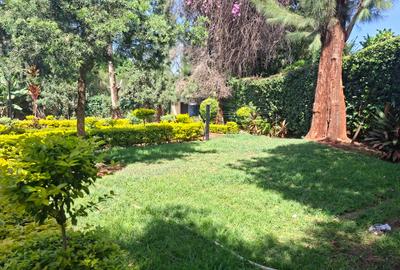 4 Bed House with En Suite at Off Redhill Dr - 2