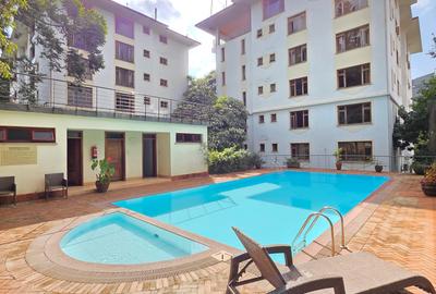 3 Bed Apartment with En Suite at Riverside Drive - 4