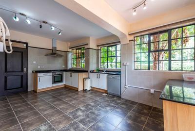 5 Bed House with En Suite in Karen - 3