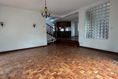 5 Bed Townhouse with En Suite in Lavington - 4