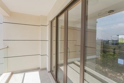 3 Bed Apartment with Swimming Pool at Riverside Lane West - 4