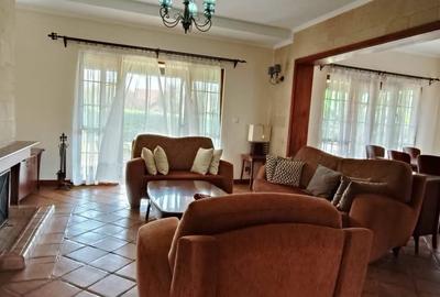 4 Bed House with En Suite in Ridgeways - 3