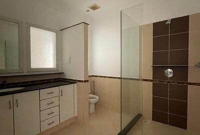 Serviced 3 Bed Apartment with En Suite in Nyali Area - 2
