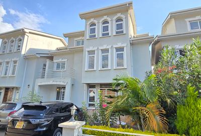 5 Bed Townhouse with En Suite at Lavington Green - 2