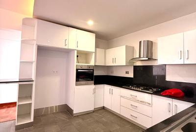 3 Bed Apartment with En Suite in Kileleshwa - 2