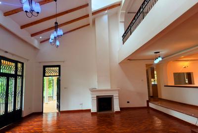5 Bed House with En Suite in Runda - 3