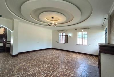 5 Bed House with En Suite in Runda - 4