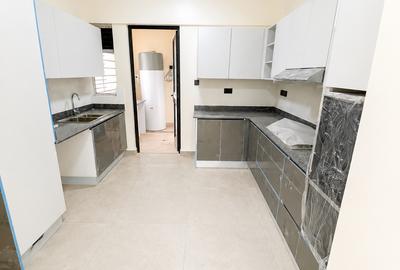 3 Bed Apartment with En Suite in Westlands Area - 4
