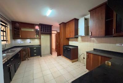 4 Bed Townhouse with En Suite in Lavington - 3
