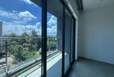 2 Bed Apartment with En Suite in Lavington