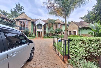 5 Bed Townhouse with En Suite at Runda Park Estate - 2