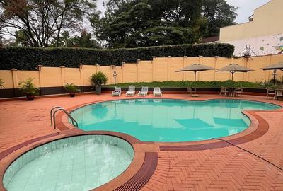 3 Bed Apartment with En Suite in Lavington