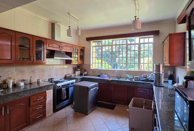 5 Bed Townhouse with En Suite in Kitisuru - 3