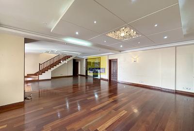 4 Bed Apartment in Parklands