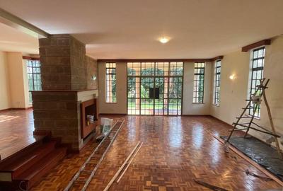 5 Bed Townhouse with En Suite in Rosslyn - 2
