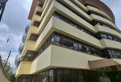 2,850 ft² Office with Service Charge Included in Westlands Area