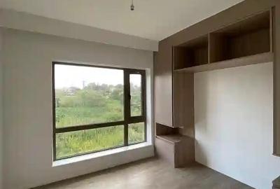 2 Bed Apartment with En Suite in Rosslyn - 3