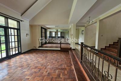 4 Bed House with En Suite in Rosslyn - 2