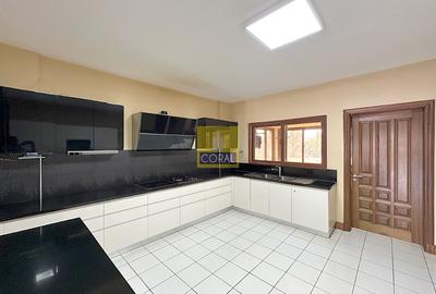 4 Bed Apartment in Parklands - 3