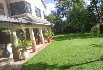 5 Bed Townhouse with En Suite in Karen - 4