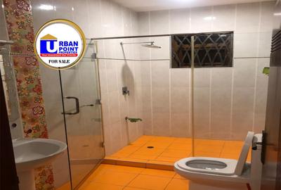 5 Bed House with En Suite in Nyali Area - 3
